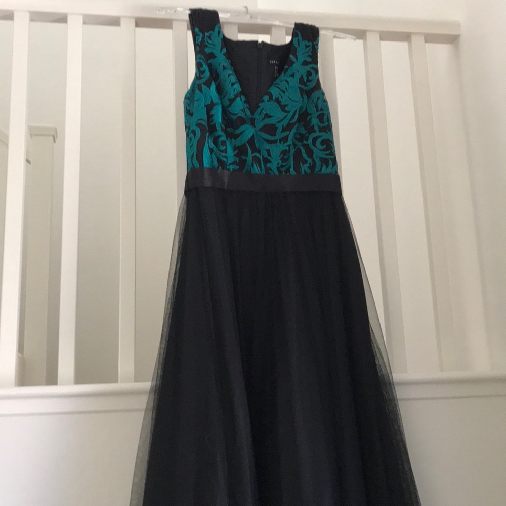💫☁️Black Prom Dress with Green Detail💫☁️